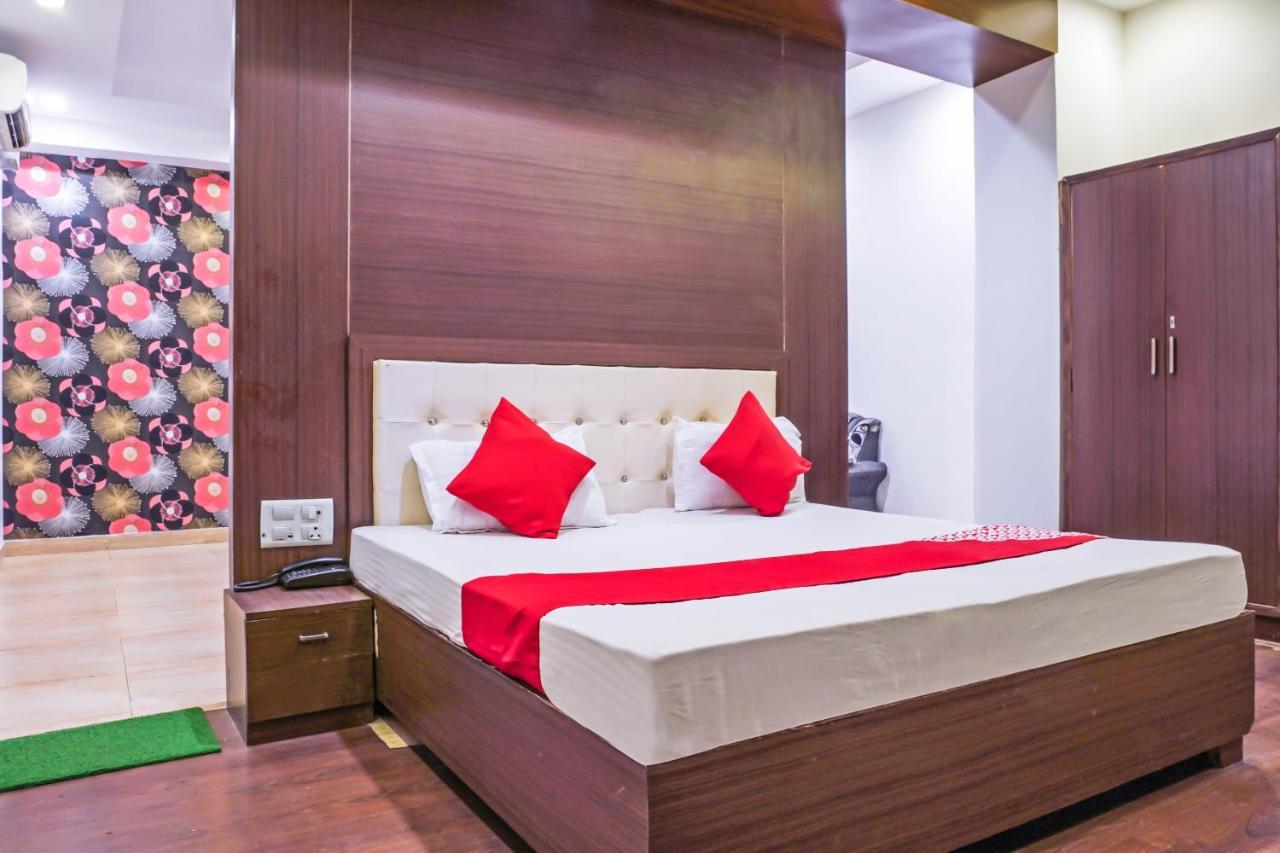 Oyo 18895 Hotel Kartikay Grand Hisar Luaran gambar