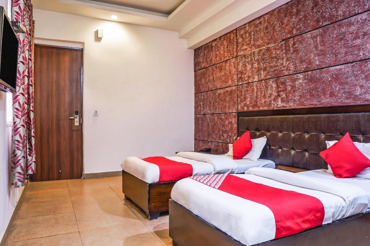 Oyo 18895 Hotel Kartikay Grand Hisar Luaran gambar