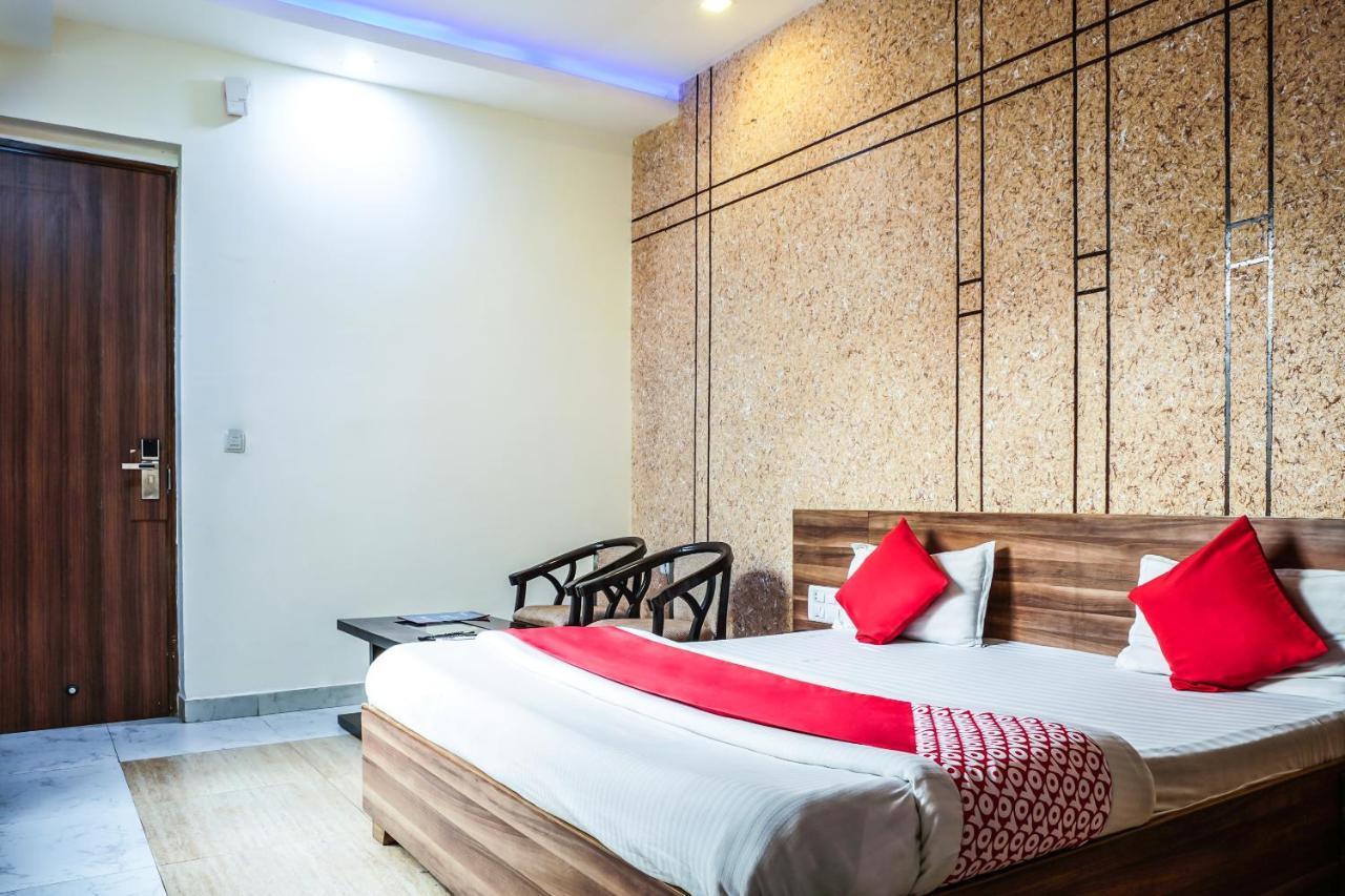 Oyo 18895 Hotel Kartikay Grand Hisar Luaran gambar